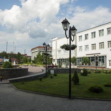 Panoramic Hostel Хуст Экстерьер фото