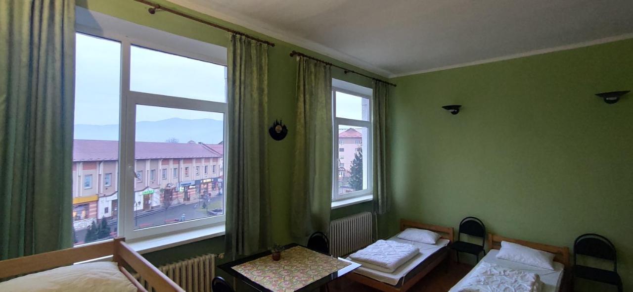 Panoramic Hostel Хуст Экстерьер фото