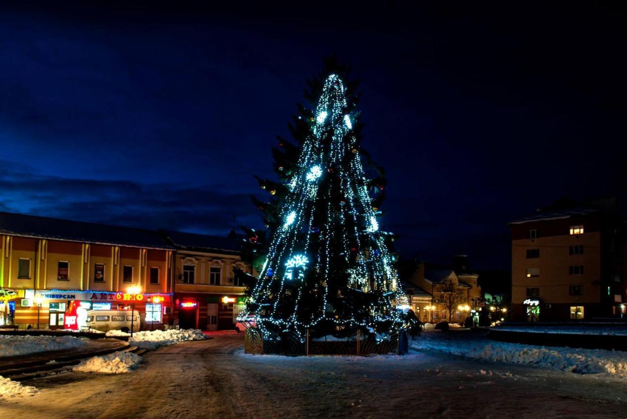 Panoramic Hostel Хуст Экстерьер фото