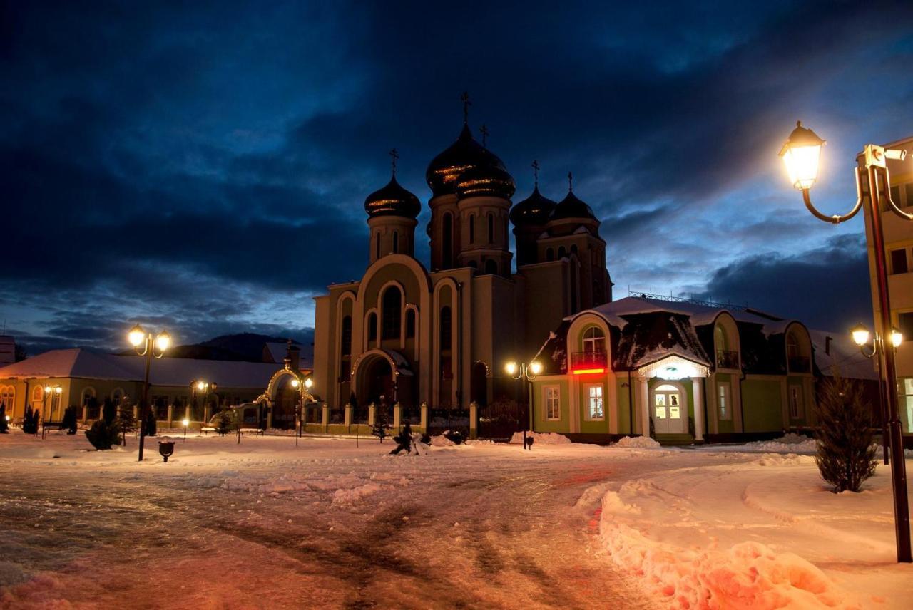 Panoramic Hostel Хуст Экстерьер фото